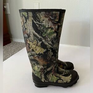 Cabela’s Snake Proof Waterproof Slip On Hunting Boots in Timber Mens Size 7